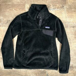 Patagonia pullover sweater with snap closure
